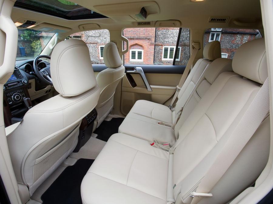  Toyota Land Cruiser 2014 года  (UK) (фото 8 из 16)